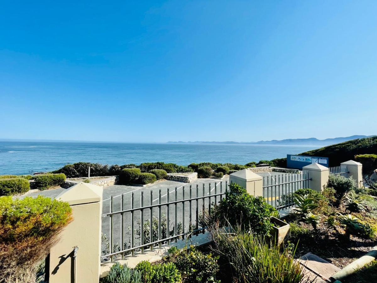 The View At Whale Cove De Kelders Apartment Exterior foto