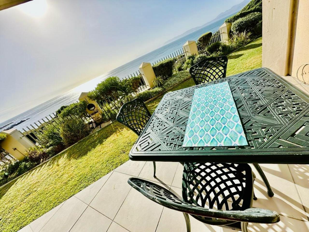 The View At Whale Cove De Kelders Apartment Exterior foto